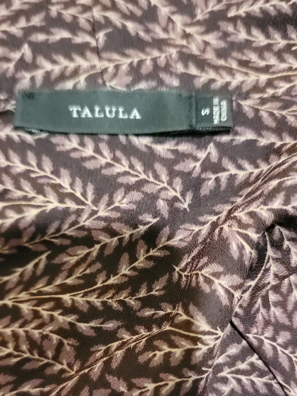 Aritzia Women’s Brown Patterned Tie-Neck Blouse - Picture 6 of 7